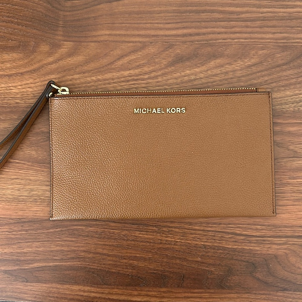 MICHAEL KORS CLUTCH/WRISTLET